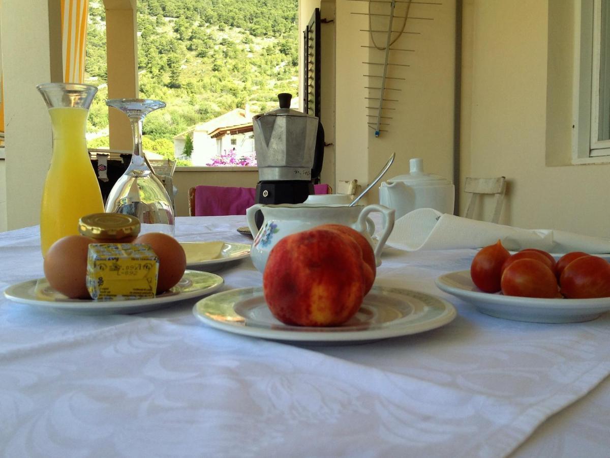 Bed And Breakfast Blue In Blue Komiža Esterno foto