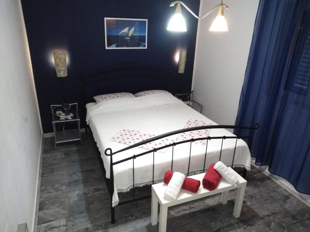 Bed And Breakfast Blue In Blue Komiža Esterno foto
